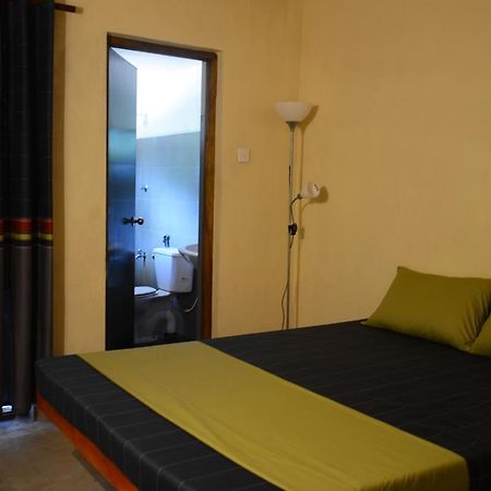 Jungle Beach Hostel Unawatuna Phòng bức ảnh