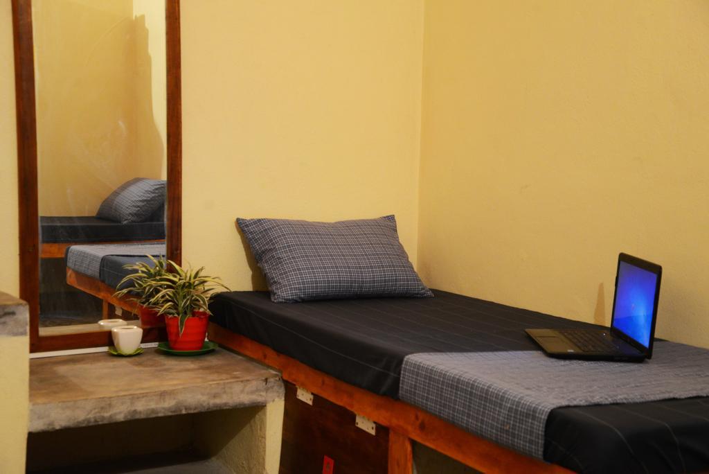 Jungle Beach Hostel Unawatuna Phòng bức ảnh