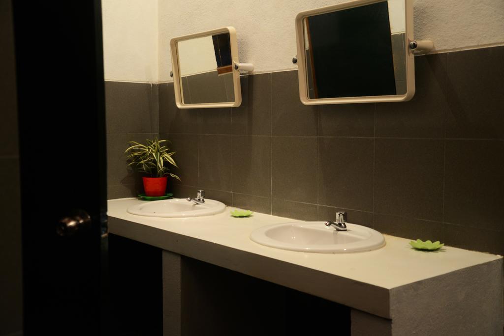 Jungle Beach Hostel Unawatuna Ngoại thất bức ảnh
