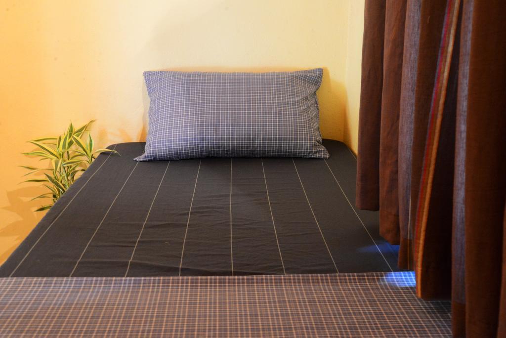 Jungle Beach Hostel Unawatuna Phòng bức ảnh
