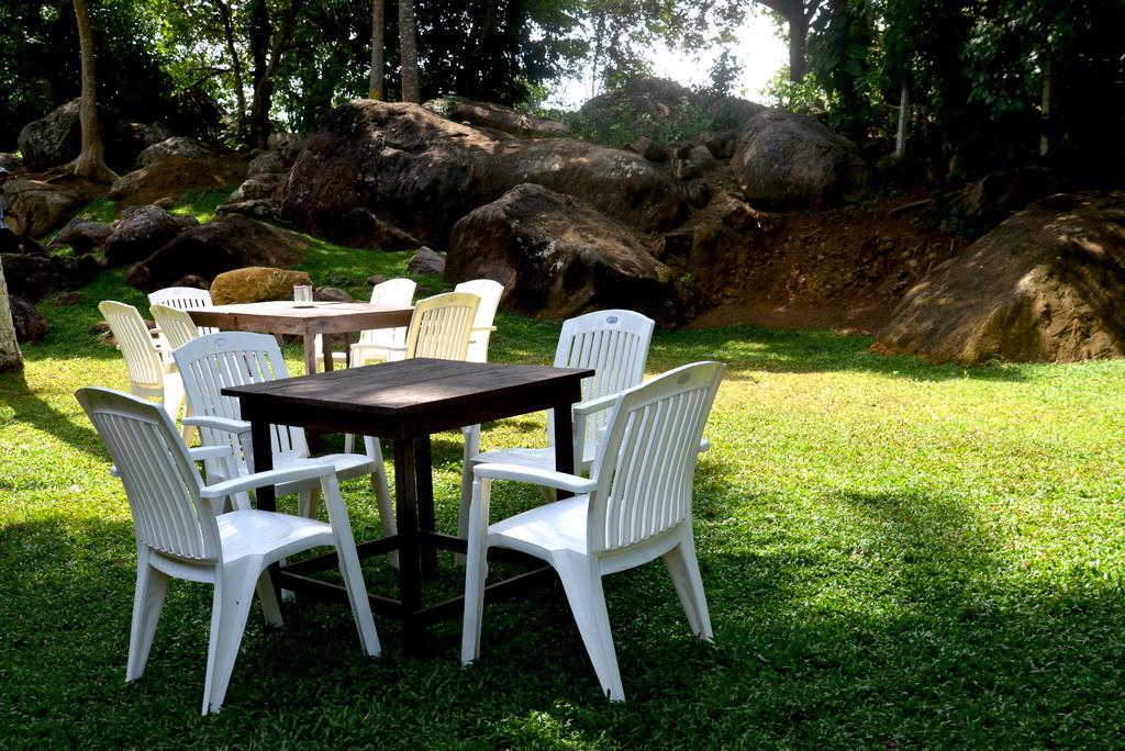 Jungle Beach Hostel Unawatuna Ngoại thất bức ảnh