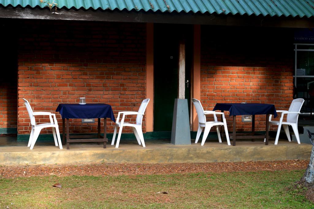 Jungle Beach Hostel Unawatuna Ngoại thất bức ảnh